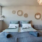 Boho Design - Historic Center With Free Parking & Aircon By Hero Homes * Graz