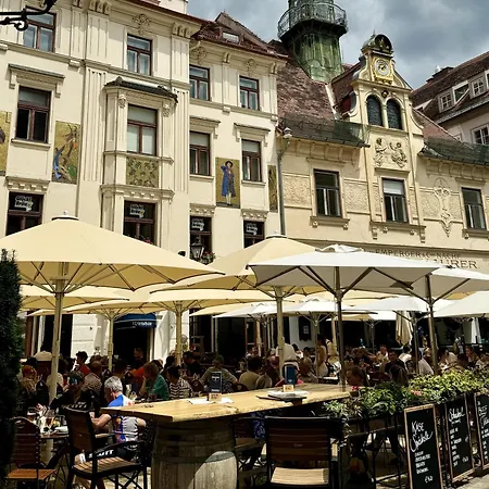 Boho Design - Historic Center With Free Parking & Aircon By Hero Homes * Graz