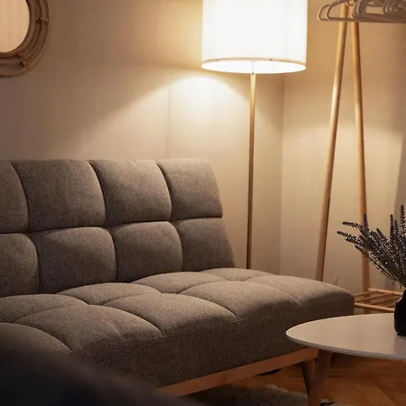Boho Design With Free Parking & Aircon By Hero Homes
