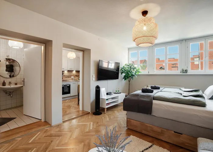 Boho Design - Historic Center With Free Parking & Aircon By Hero Homes Apartment *